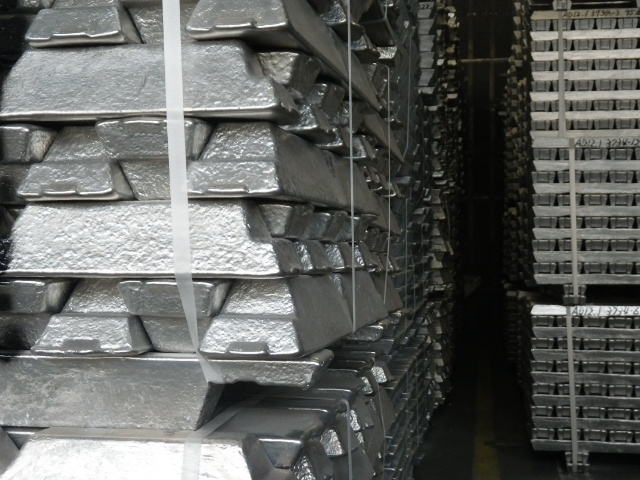 アルミニウムのインゴット